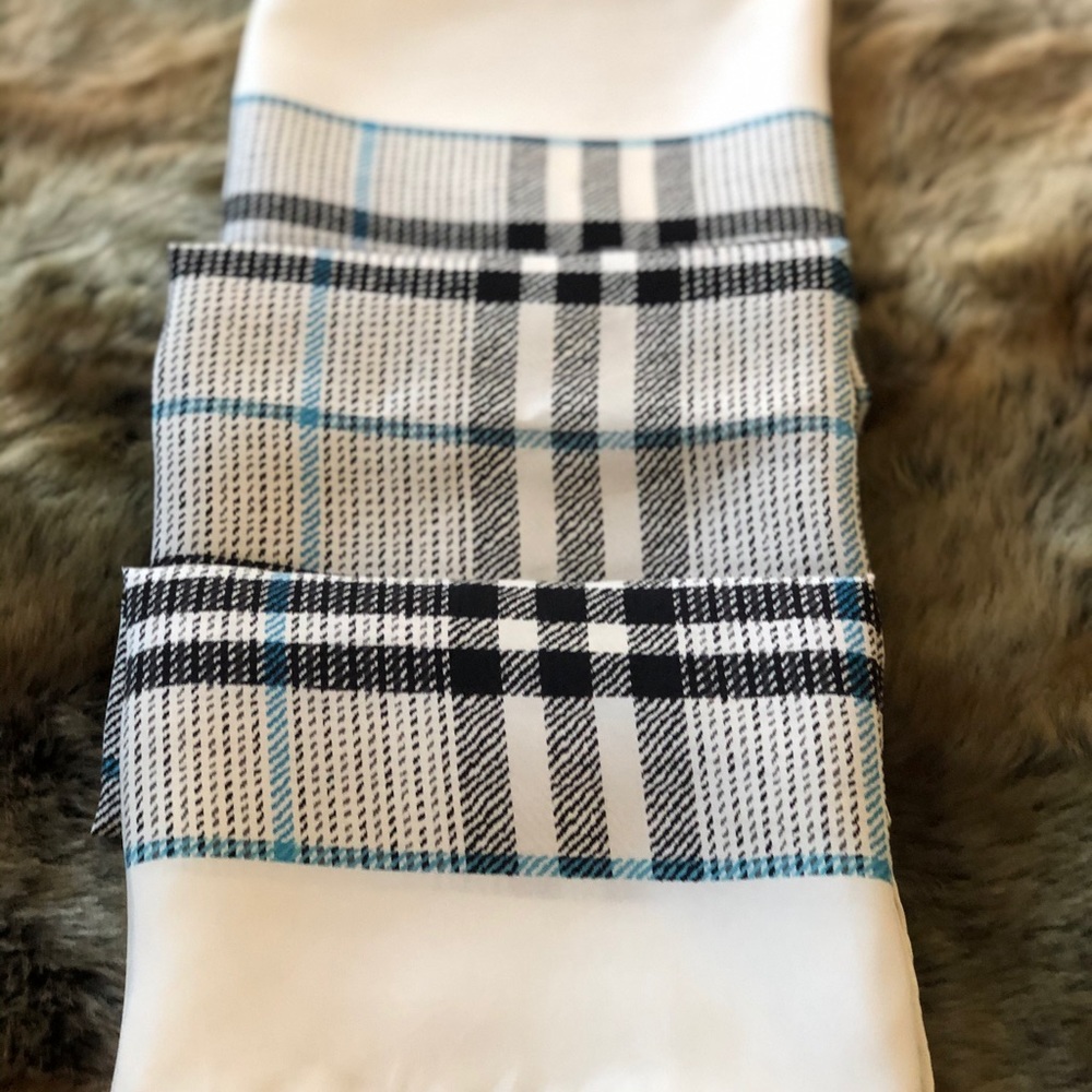 Authentic  Burberry Twill Silk Square Scarf - Picture 3 of 12